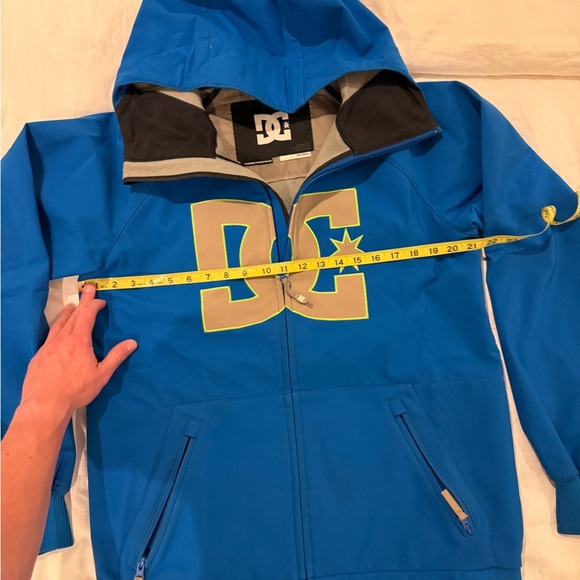 DC Blue Softshell Ski/Snowboard Jacket - Picture 7 of 16